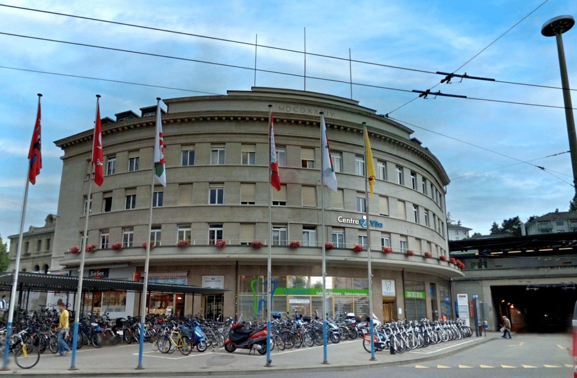 Immeuble Centre Vita - Avenue de la Gare 1 - 1700 Fribourg où se situe le cabinet d'homéopathie HOMEOMED Paola Orlando au 3ème étage